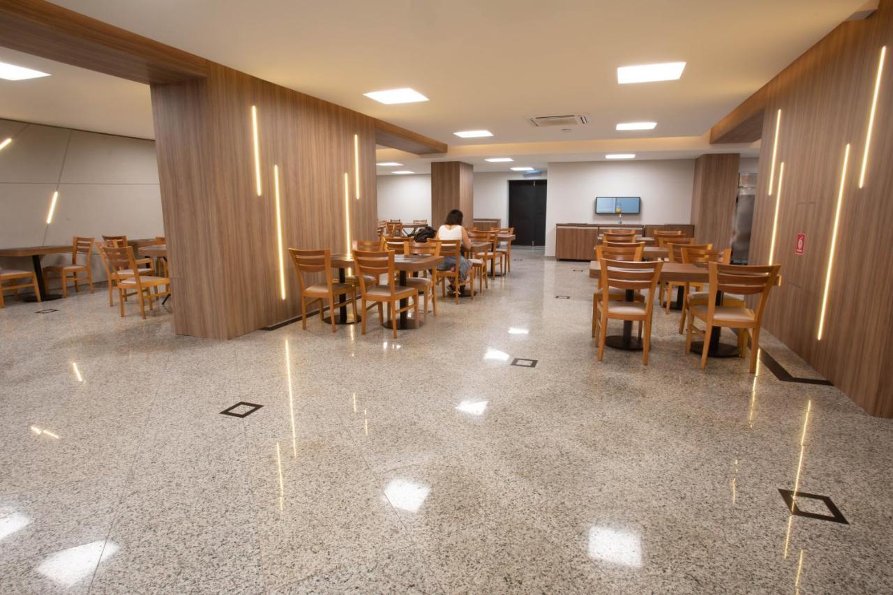 Summit Hotel Monaco Гуарульос Екстериор снимка