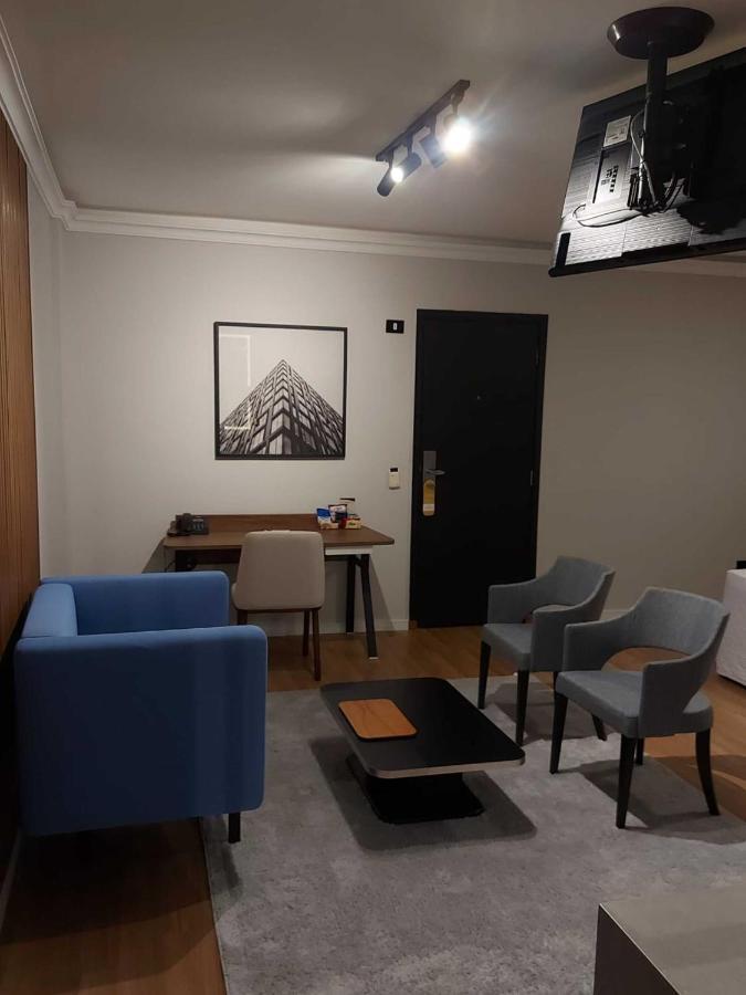 Summit Hotel Monaco Гуарульос Екстериор снимка