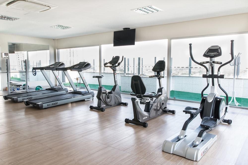 Summit Hotel Monaco Гуарульос Екстериор снимка