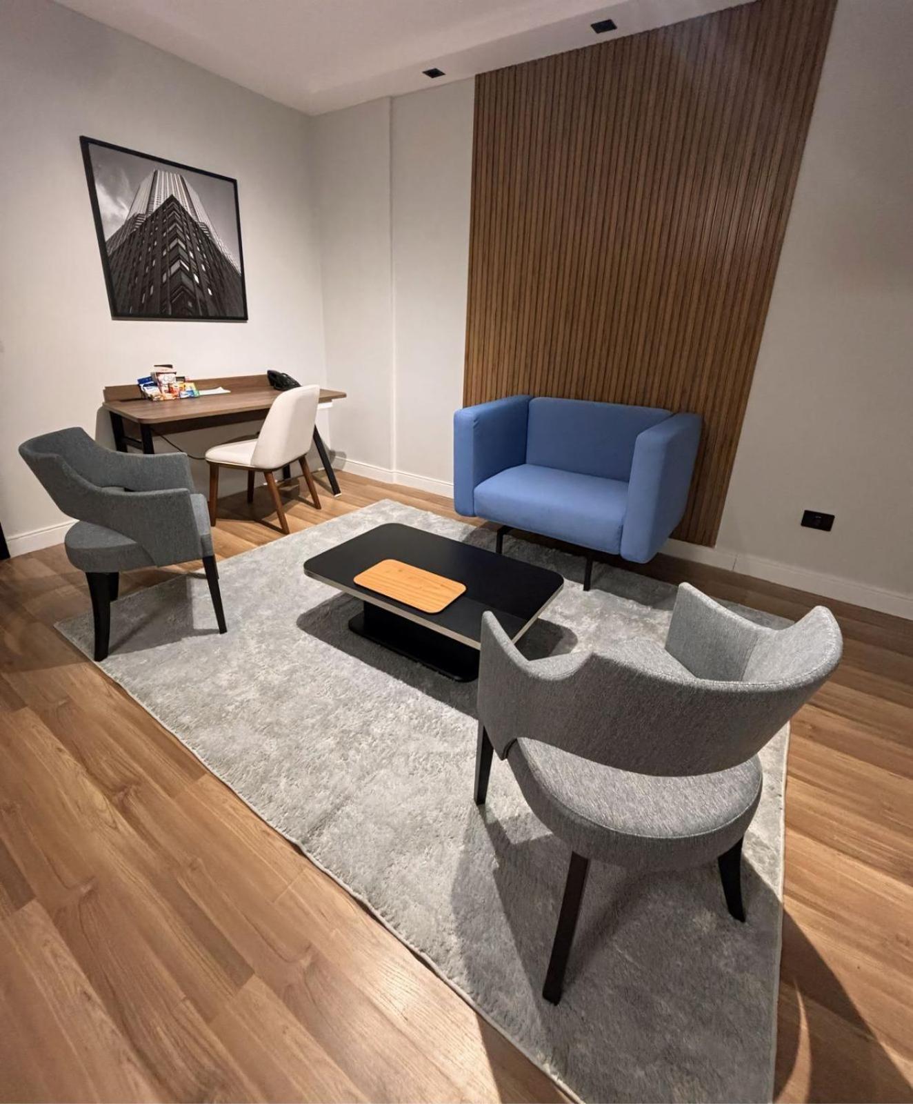 Summit Hotel Monaco Гуарульос Екстериор снимка