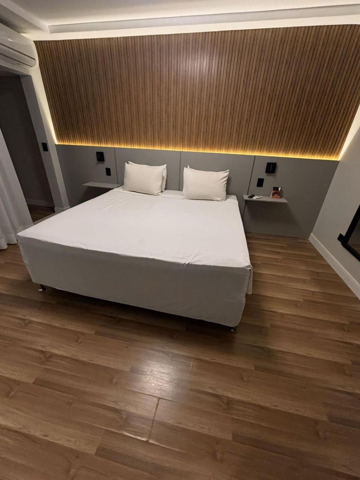 Summit Hotel Monaco Гуарульос Екстериор снимка