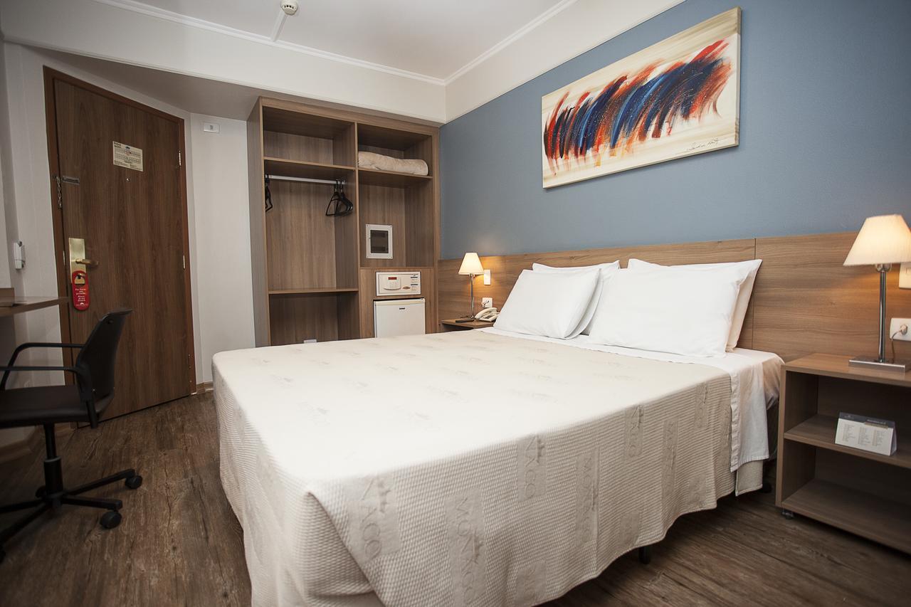 Summit Hotel Monaco Гуарульос Екстериор снимка