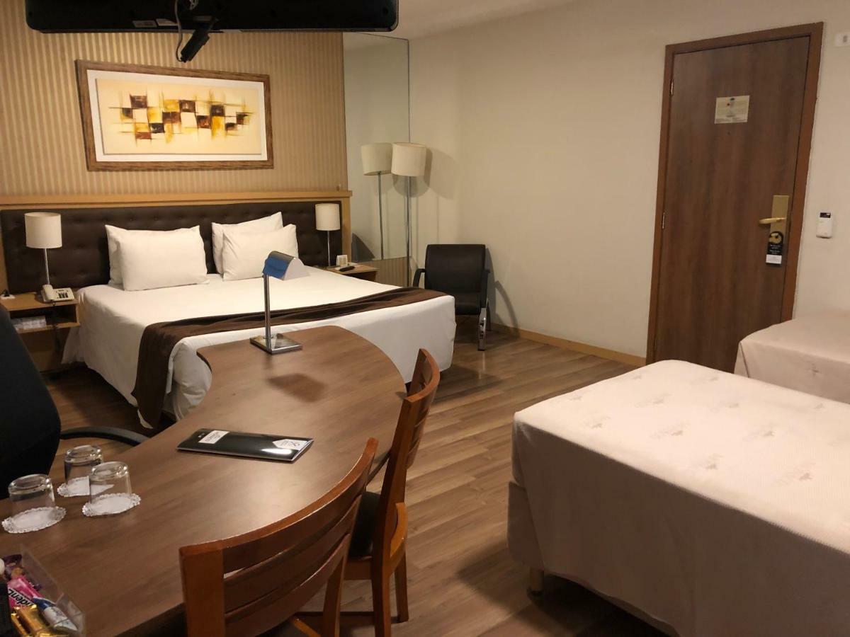 Summit Hotel Monaco Гуарульос Екстериор снимка