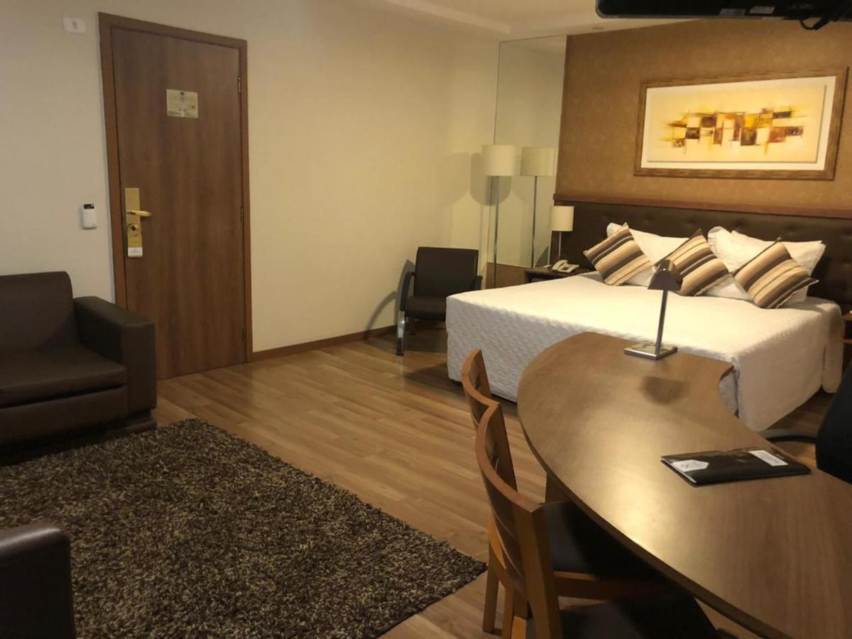 Summit Hotel Monaco Гуарульос Екстериор снимка